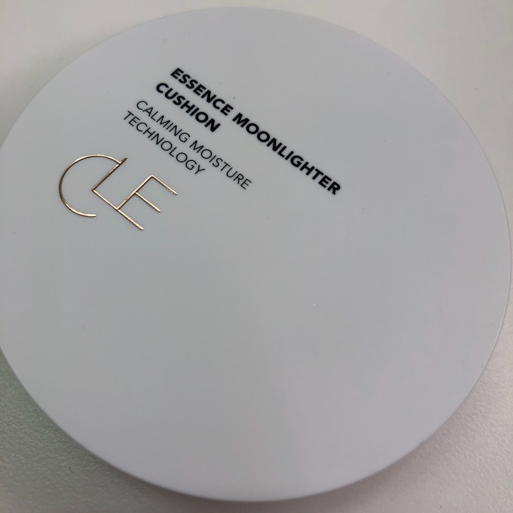 Essence Moonlighter Cushion Highlight